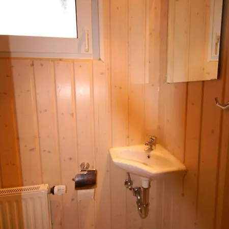 5 Personen Mit Zwei Toiletten In Zweiter Reihe Zum Deich In Dom wakacyjny