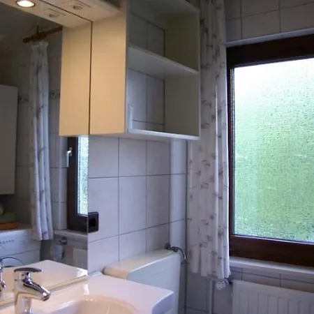 5 Personen Mit Zwei Toiletten In Zweiter Reihe Zum Deich In Otterndorf