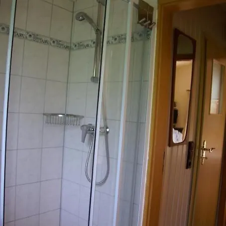 5 Personen Mit Zwei Toiletten In Zweiter Reihe Zum Deich In Prázdninový dům *