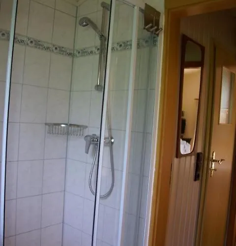 5 Personen Mit Zwei Toiletten In Zweiter Reihe Zum Deich In 度假居 *